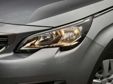 PEUGEOT 5008 1.5 BlueHDI 130 Active