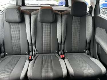 PEUGEOT 5008 1.5 BlueHDI 130 Active