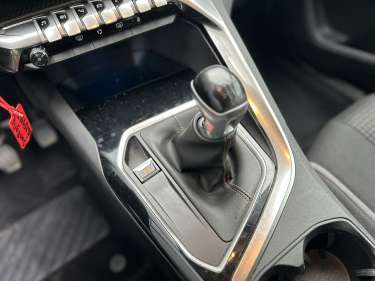 PEUGEOT 5008 1.5 BlueHDI 130 Active