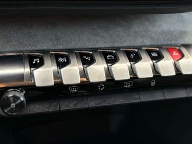 PEUGEOT 3008 1.5 BlueHDI 130 EAT8 GT