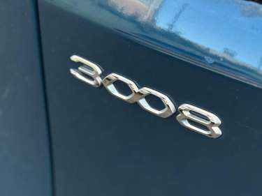 PEUGEOT 3008 1.5 BlueHDI 130 EAT8 GT