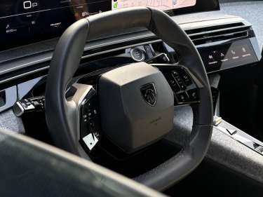 PEUGEOT 3008 NV Hybrid 145 e-DSC6 Allure