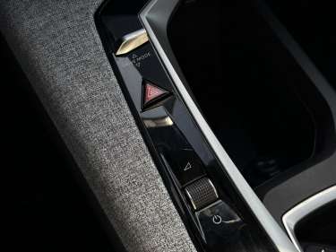 PEUGEOT 3008 NV Hybrid 145 e-DSC6 Allure