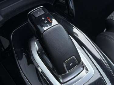 PEUGEOT 2008 1.5 BlueHDI 130 EAT8 GT