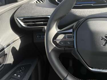 PEUGEOT 3008 PureTech 130 Active Pack