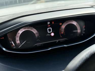 PEUGEOT 3008 1.5 BlueHDI 130 EAT8 GT