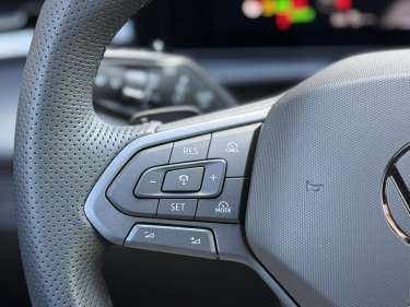 VW T-ROC NV 1.5 eTSI Hybrid DSG7 150 R-Line