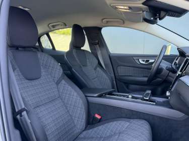 VOLVO S60 B4 197 MHEV DCT7 Core +