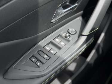PEUGEOT 308 NV Hybrid 145 GT e-DSC6