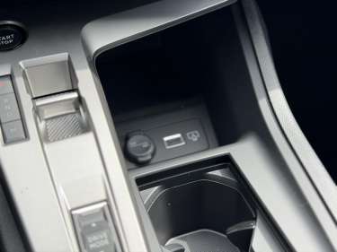 PEUGEOT 308 NV Hybrid 145 GT e-DSC6