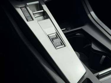 PEUGEOT 308 NV Hybrid 145 GT e-DSC6