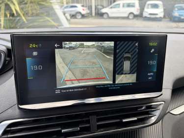 PEUGEOT 3008 Plug-in Hybrid 180 Allure e-EAT8