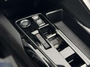 PEUGEOT 3008 Plug-in Hybrid 180 Allure e-EAT8