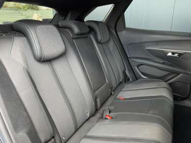 PEUGEOT 3008 Plug-in Hybrid 180 Allure e-EAT8