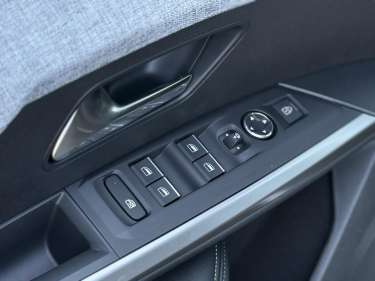 PEUGEOT 5008 NV Hybrid 145 e-DSC6 GT