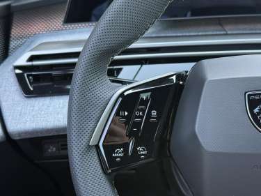 PEUGEOT 5008 NV Hybrid 145 e-DSC6 GT