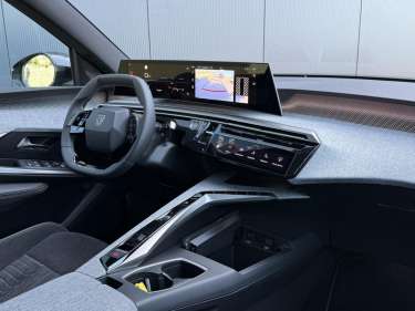 PEUGEOT 5008 NV Hybrid 145 e-DSC6 GT