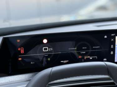 PEUGEOT 5008 NV Hybrid 145 e-DSC6 GT