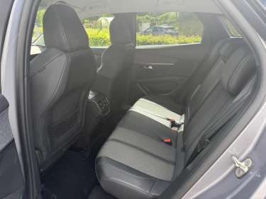 PEUGEOT 3008 1.5 BlueHDI 130 Allure Pack