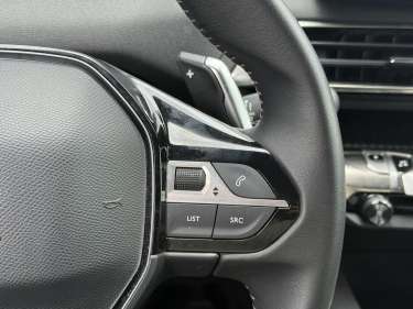 PEUGEOT 3008 Plug-in Hybrid 180 Allure e-EAT8