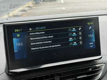PEUGEOT 3008 Plug-in Hybrid 180 Allure e-EAT8
