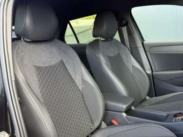 VW T-ROC NV 1.5 eTSI Hybrid DSG7 150 R-Line