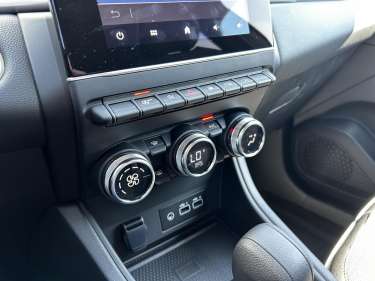 RENAULT CAPTUR 1.3 TCE Mild Hybrid 140 EDC Techno