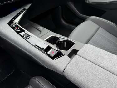 PEUGEOT 3008 NV Hybrid 145 e-DSC6 GT