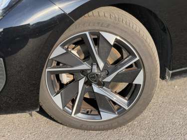 PEUGEOT 308 1.5 BlueHDI 130 EAT8 Allure