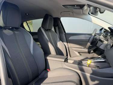 PEUGEOT 308 1.5 BlueHDI 130 EAT8 Allure