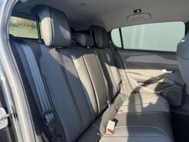 PEUGEOT 308 1.5 BlueHDI 130 EAT8 Allure