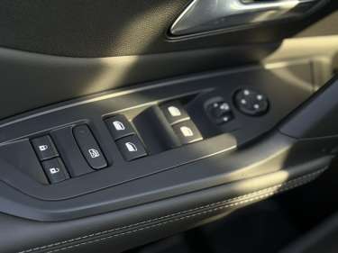PEUGEOT 308 1.5 BlueHDI 130 EAT8 Allure