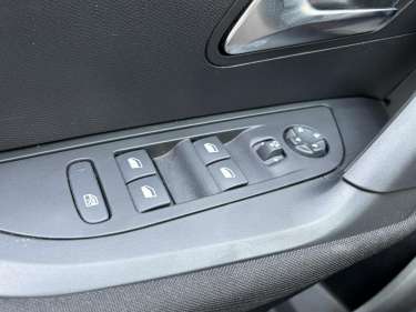 PEUGEOT 2008 NV 1.2 PureTech 100 Active