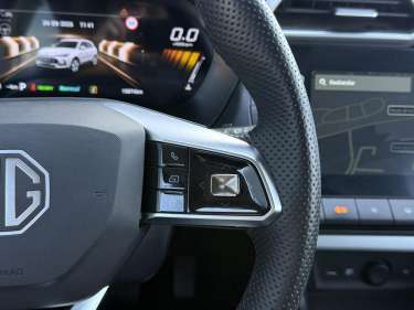 MG MOTOR ZS 1.5 Hybrid+ 197 Luxury