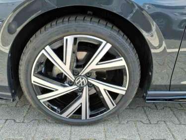 VW GOLF 8 1.5 TSI 130 R-Line